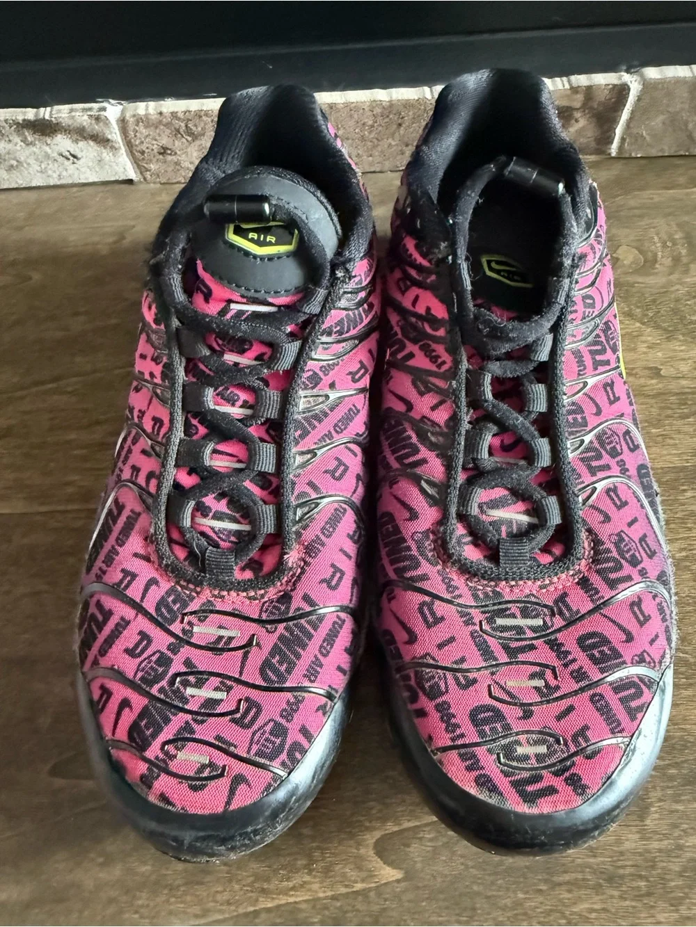 Nike Air Max Plus Mercurial XXV Sneaker Pink Black Volt Unisex Kids US 4Y EU 36
